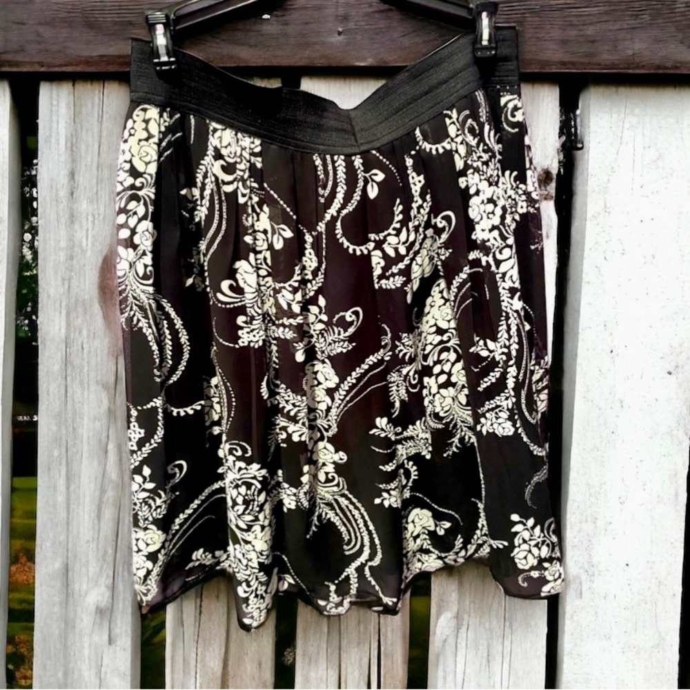 White House Black Market Skirt